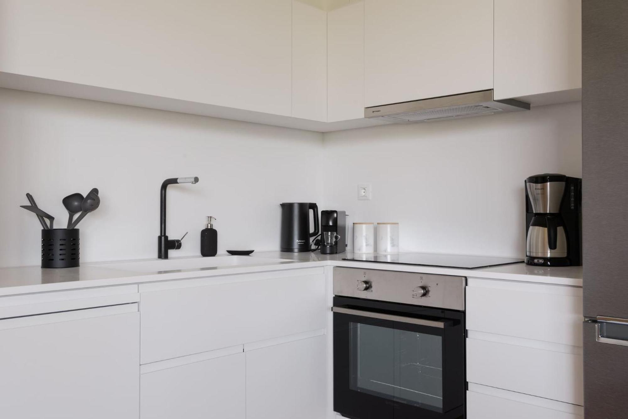 Urban Apt With Stunning Acropolis View & Roofdeck Athens Exterior photo