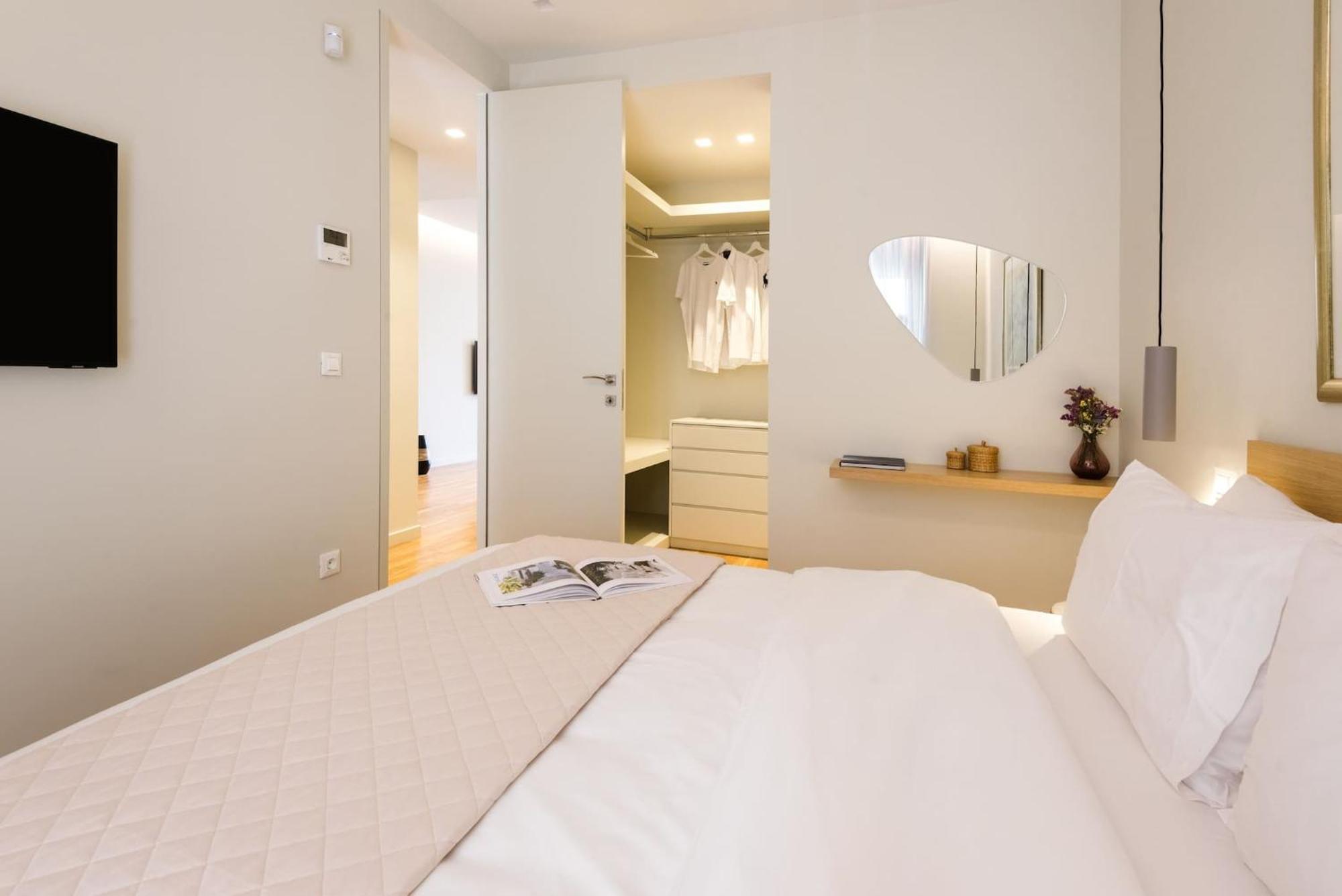Urban Apt With Stunning Acropolis View & Roofdeck Athens Exterior photo