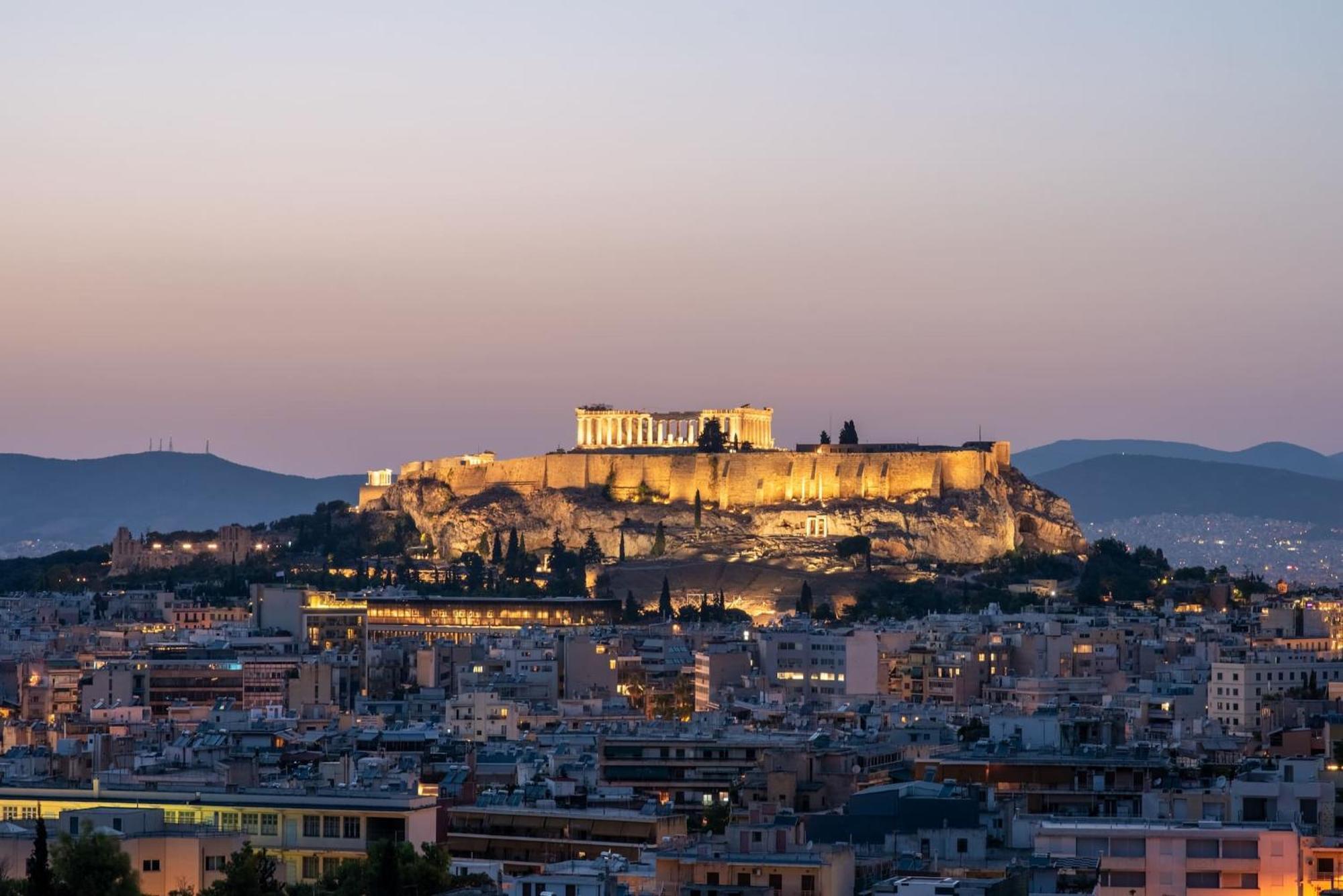 Urban Apt With Stunning Acropolis View & Roofdeck Athens Exterior photo